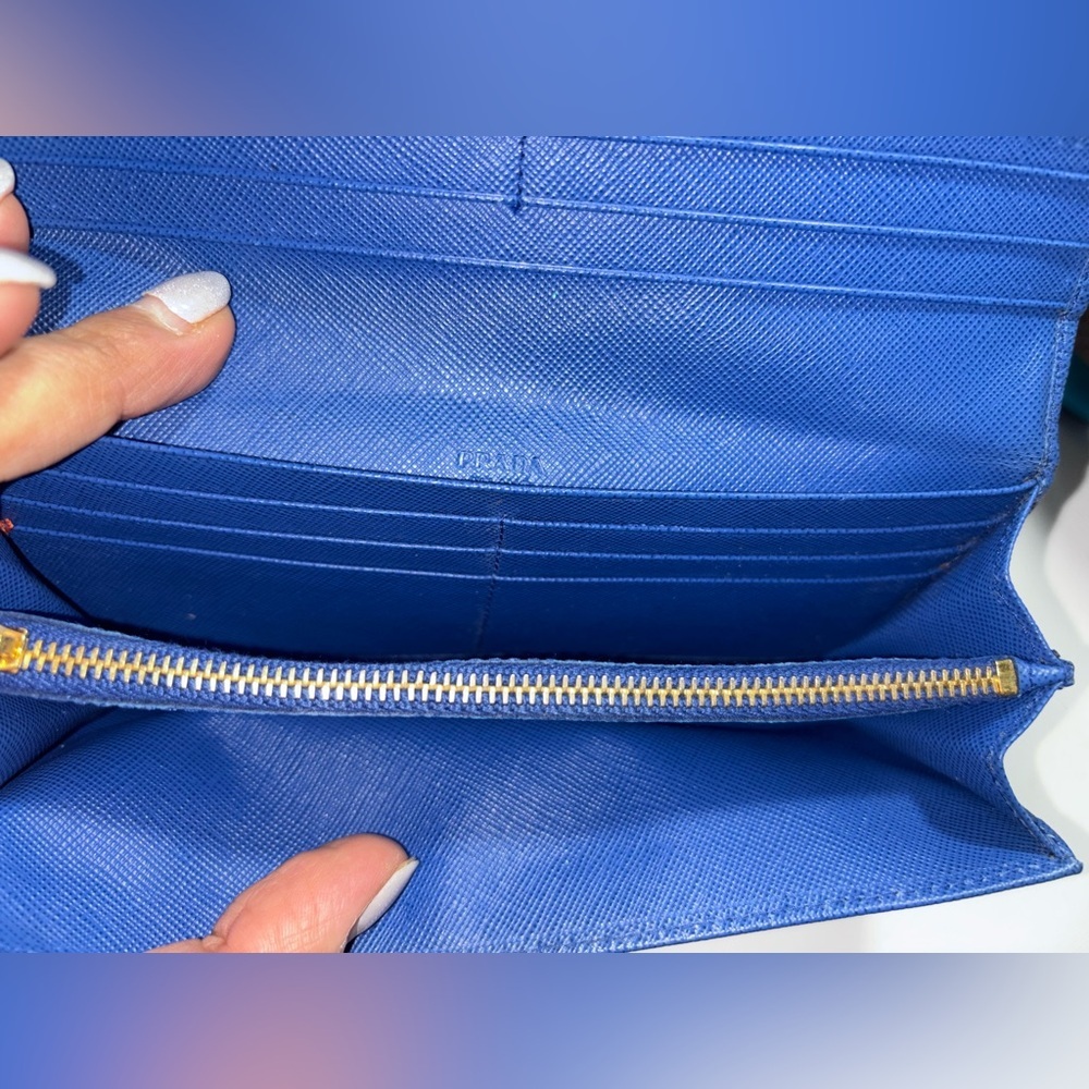 PRADA royal blue saffiano leather - Picture 4 of 5